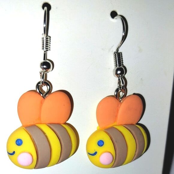 Super cute festive bumblebee earrings - Picture 4 of 4